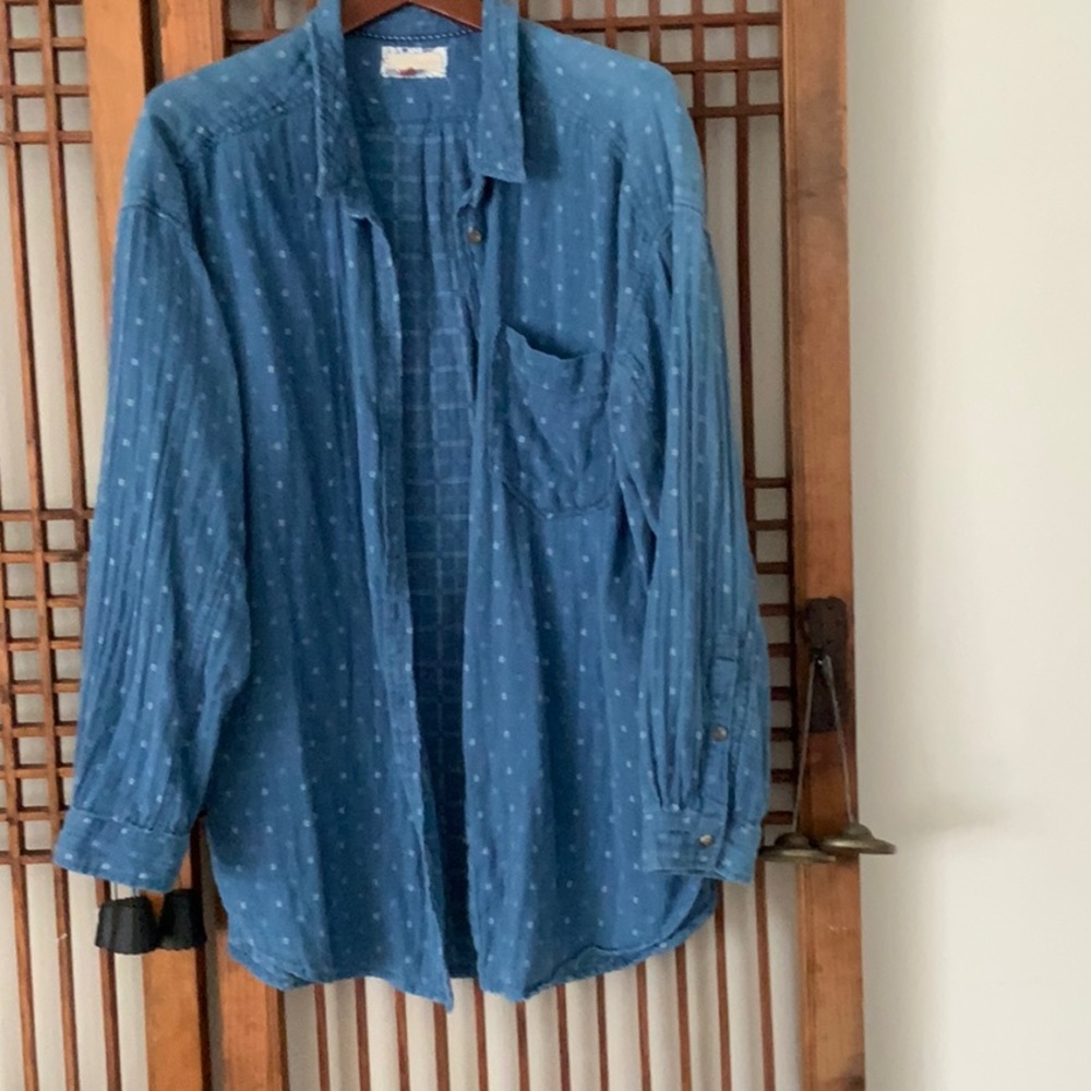 Long sleeve, button down, collared shirt, double cotton gauze fabric.